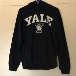 Yale hoodie size medium campus color brand